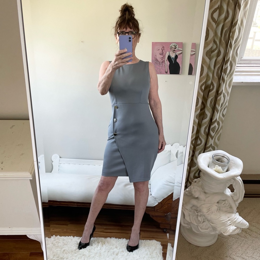 NWT GREY SLEEVELESS FAUX WRAP DRESS SILVER BUTTONS ZIPPER FITTED STRETCH